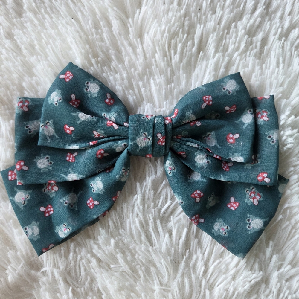 Hot Topic Frog Mushroom Large Hair Bow